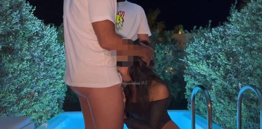Faccio cornuto mio marito con il tecnico della piscina