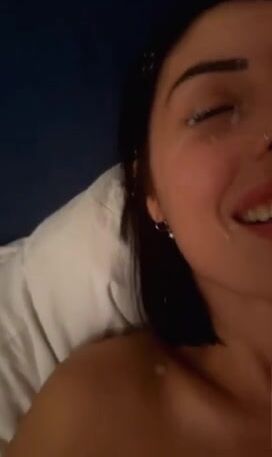 Sara e Gabriele tentation island video porno sborrata in faccia