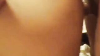 Threesome moglie italiana tra due cazzi