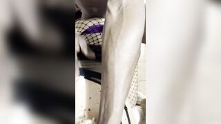Moglie cuckold italiana scopata a pecora dal bull nero
