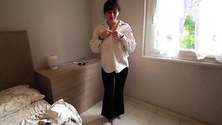 Milf va dal vicino di casa per farsi sbattere bene