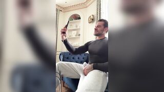 Volevi il mio cazzone?Ti accontento subito bambolina