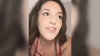 Ho perso la verginità con un ditalino