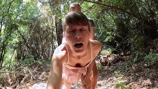 Una chiavata nel bosco con Milf bionda
