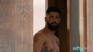 Trio Bisex Lily Veroni con due gay palestrati