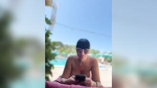 Milf tettona in live in vacanza