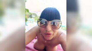 Milf tettona in live in vacanza