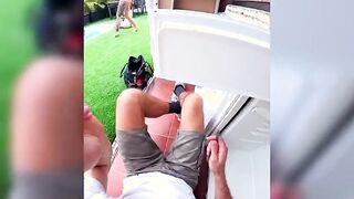 Due fiche ci provano col tipo della piscina
