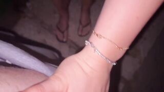 Napoletano scopa turista al chiaro di luna all'aperto