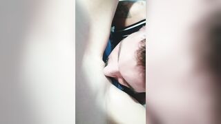 Ho voglia di un brodino di fica fammela leccare