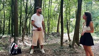 La Milf incontra esibizionista e lo aiuta a svuotarsi