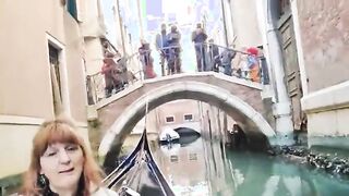 Vuoi fare un pompino al gondoliere?