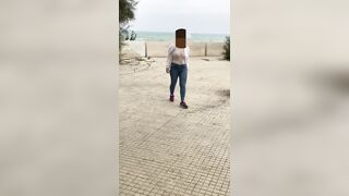 Moglie flash tette outdoor