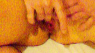 Anna in gangbang con tre maschi