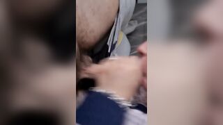 Sputa la sborra sul cazzo