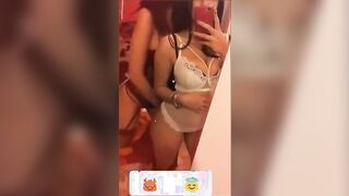 Martina con amica Instagram stories