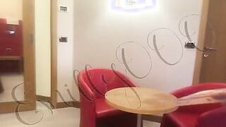 Moglie palpata dal portapizze