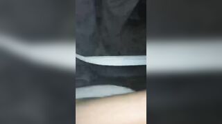 Ti spiace se ti succhio il cazzo che sono eccitata?