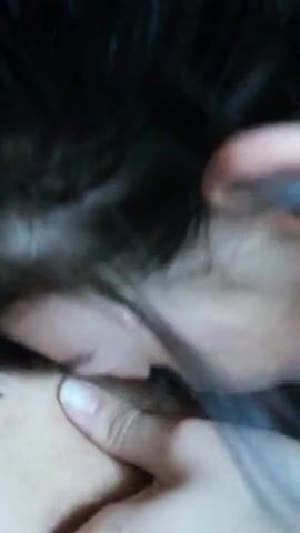 Fidanzata 18 enne mi lecca il buco del culo e mi fa un pompino