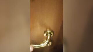 Sbirciatina in doccia