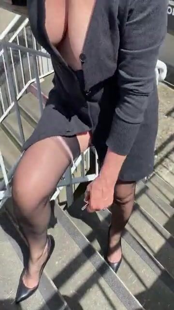 Milf sulle scale