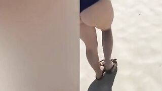 Diciottenne italiana succhia il cazzo a fidanzato nero