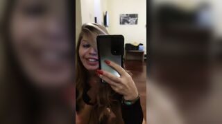 Alla Milf piace mettersi in mostra