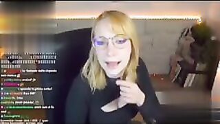 Fondotinta...o dentifricio...o sborra non lo sapremo mai