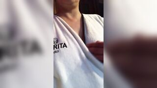 Moglie esce le tettone