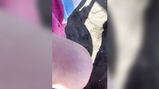 Estate 2021 moglie in spiaggia