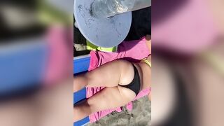 Estate 2021 moglie in spiaggia