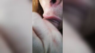 Bocchina matura zoccola di Salerno