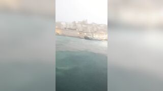 Culo e paesaggio a Malta Milf italiana