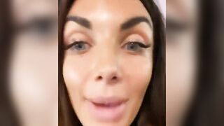 Elettra Lamborghini outfit da troia per uscire