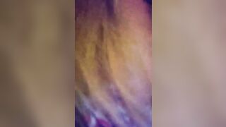 Bresciana zoccola si masturba nel bagno del ristorante