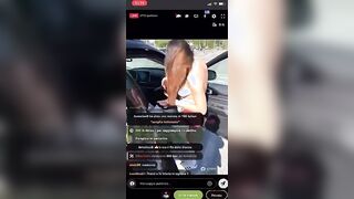 Italiana si spoglia nuda nel parcheggio del centro commerciale