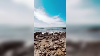 Nuda al mare in vacanza Of