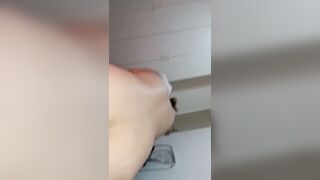 Moglie presa a pecorina geme di piacere