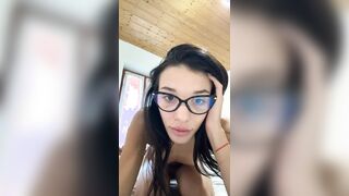 Mettiamo sto dildo in fica e tutti siamo felici