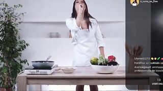 Freya Ferrari master porn inculata in cucina