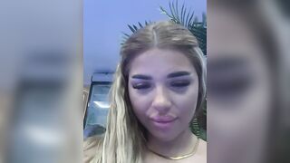 Italiana chiappona fa la zoccola in piscina