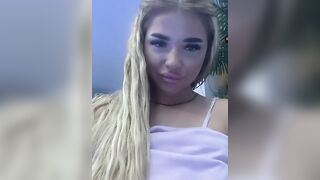 Italiana chiappona fa la zoccola in piscina