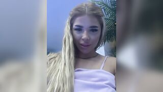 Italiana chiappona fa la zoccola in piscina