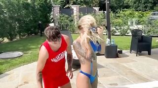 Mar1k4 fa sesso col bagnico in piscina
