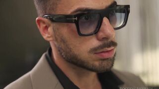 Intervista a ragazza italiana inculata in video porno