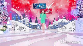 Bianca Guaccero in total green