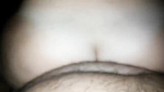 Fidanzata amatoriale gode a pecorina