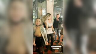 Alessia Fabiani si fa palpare le tette