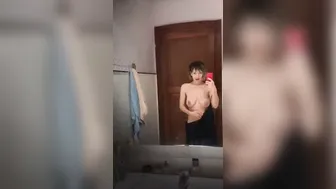 Lorena si tocca in Line video porno su ItPornIt