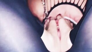 La nostra puttana - Dildo in culo e piedi in faccia Trio